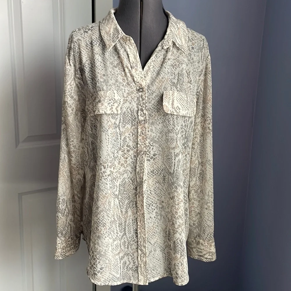 Chicos top size 14 snakeskin print button up